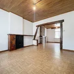 Maison de 650 m² avec 2 chambre(s) en location à Chenestre