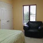 Rent 3 bedroom apartment in Kaipātiki