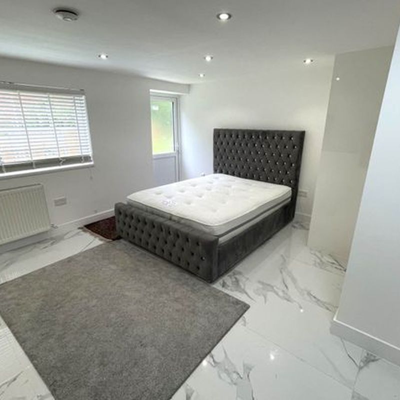 Studio to rent in Kentwood Close, Reading RG30 Tilehurst