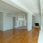 Rent 4 bedroom house of 250 m² in  Roma