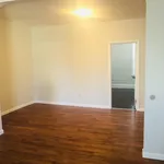 Rent 2 bedroom apartment of 83 m² in Queens