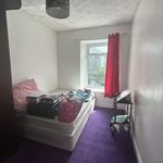 Rent 3 bedroom flat in Wales