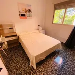 Rent a room of 72 m² in valencia