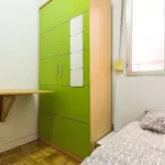 Rent a room of 118 m² in Madrid