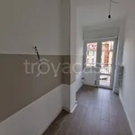 Rent 3 bedroom apartment of 90 m² in Milano