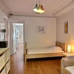 Appartement de 1200 m² avec 3 chambre(s) en location à Paris