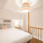 Rent 4 bedroom apartment in Barcelona