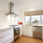 Rent 2 bedroom apartment in Caulfield North