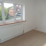 Rent 3 bedroom flat in East Midlands