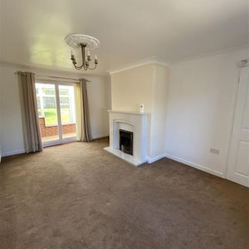 Terraced house to rent in Queens Park, Mold CH7 Boughton