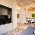 Rent 1 bedroom apartment of 28 m² in Barcelona