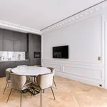 Rent 4 bedroom apartment of 94 m² in Paris