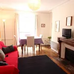 Appartement de 700 m² avec 2 chambre(s) en location à Paris