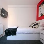 Rent 4 bedroom apartment of 55 m² in Leicester