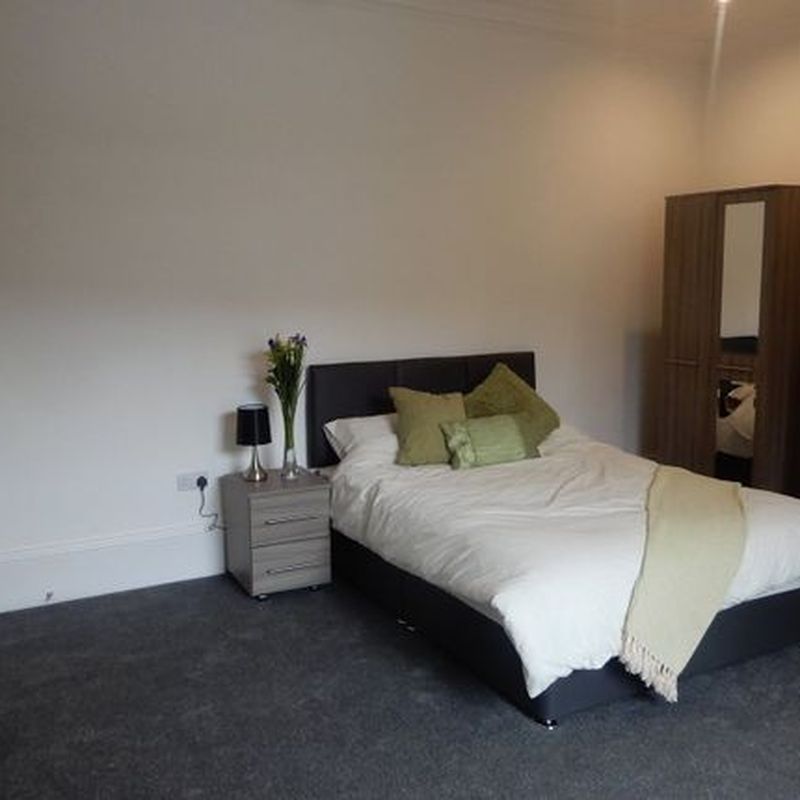 Room to rent in Trinity Street, Huddersfield, West Yorkshire HD1