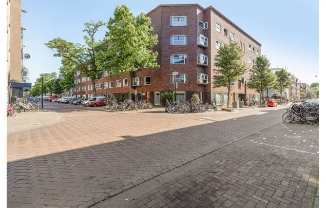 Huur 3 slaapkamer appartement van 75 m² in Indische Buurt-West