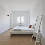 Rent a room in lisbon