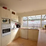 Rent 3 bedroom house in Cranbourne North