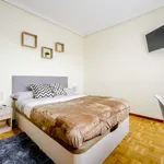 Rent a room of 150 m² in madrid