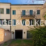 Rent 2 bedroom apartment of 158 m² in Padua