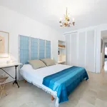 Rent 4 bedroom apartment of 369 m² in Marbella