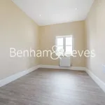 Rent 3 bedroom house in Bury