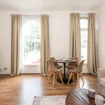 Rent 1 bedroom apartment of 603 m² in London