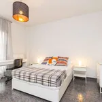 Rent a room of 140 m² in madrid