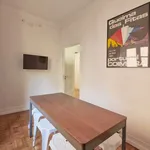 Rent a room of 100 m² in lisbon