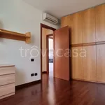 Rent 3 bedroom apartment of 90 m² in Casnate con Bernate