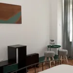 Rent a room of 190 m² in Lisbon