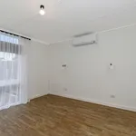 Rent 3 bedroom apartment of 108 m² in Rockingham