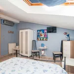 Rent a room of 140 m² in rome