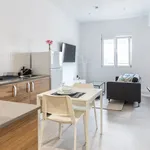 Rent 1 bedroom apartment of 32 m² in Valencia