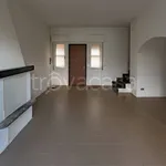 Rent 3 bedroom house of 80 m² in Oliveto Lario