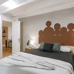 Rent 3 bedroom apartment of 80 m² in Barcelona