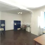 Affitto 4 camera appartamento di 130 m² in Reggio Calabria