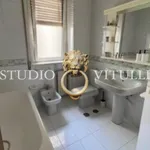 Rent 3 bedroom apartment of 90 m² in Bari