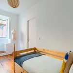 Rent 2 bedroom apartment of 60 m² in Lisbon