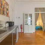 Rent 1 bedroom apartment of 484 m² in Lisbon