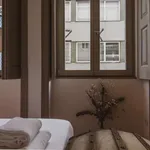 Rent 1 bedroom apartment of 35 m² in porto