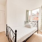 Rent 5 bedroom flat in South East England