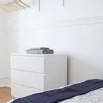 Rent a room of 120 m² in lisbon