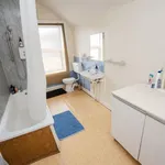 Rent 3 bedroom flat in West Midlands