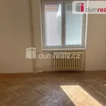 Pronajměte si 3 ložnic/e byt o rozloze 68 m² v Mělník