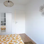 Rent a room of 83 m² in Vénissieux