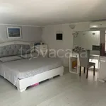 Rent 1 bedroom apartment of 30 m² in Napoli