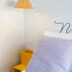 Rent 1 bedroom apartment of 30 m² in Porto