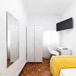 Rent a room of 90 m² in madrid