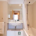 Rent 1 bedroom apartment of 50 m² in Porto